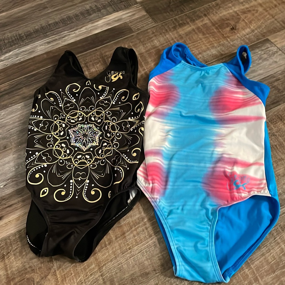 girlsGK Simone Biles signed leotard bundle